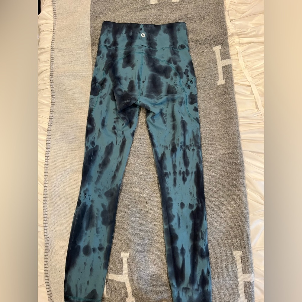RARE DISCONTINUED LULULEMON LEGGINGS